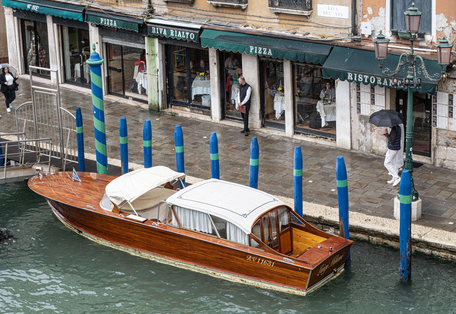 04_Boat Venice