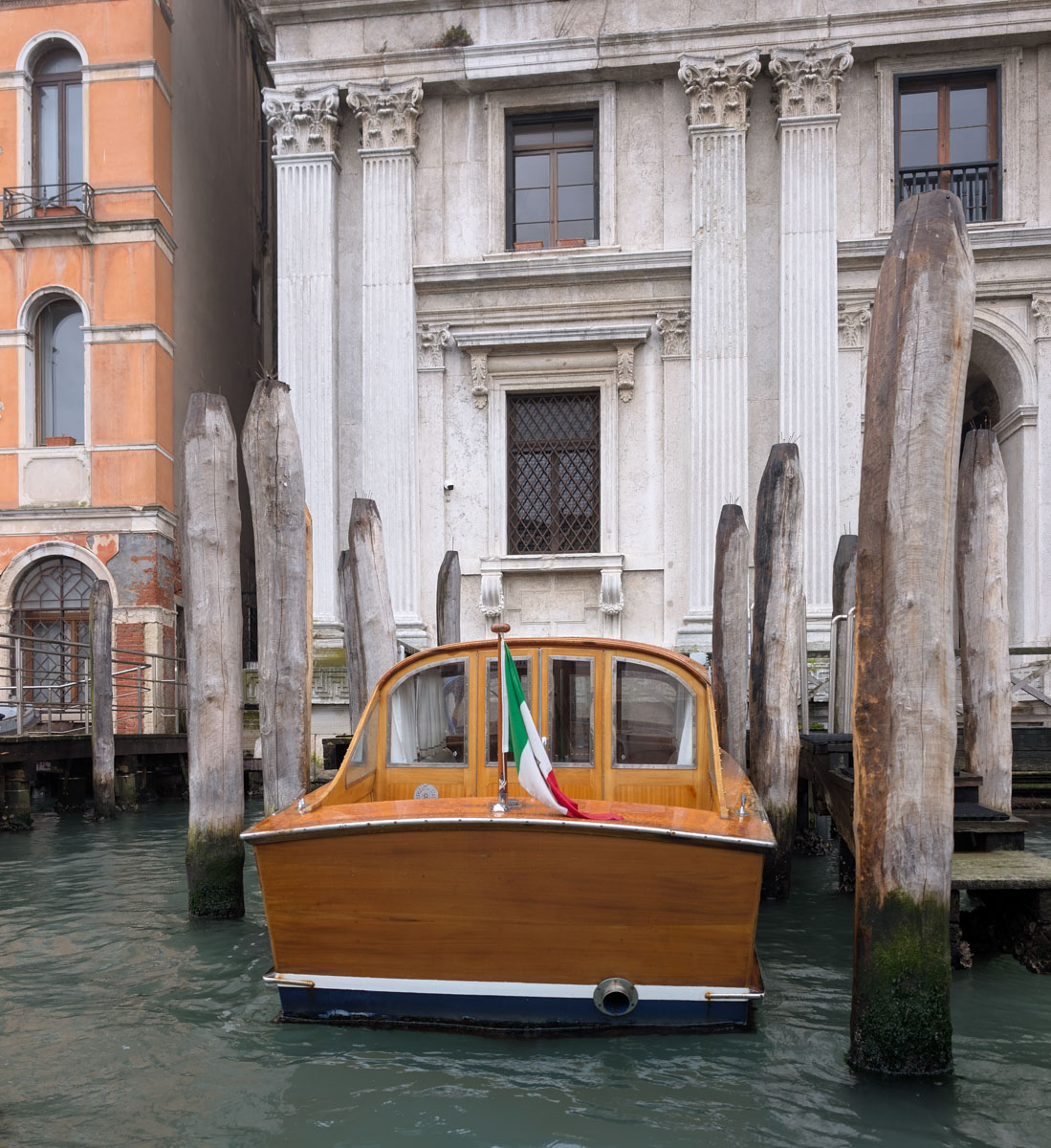 07_Boat Venice